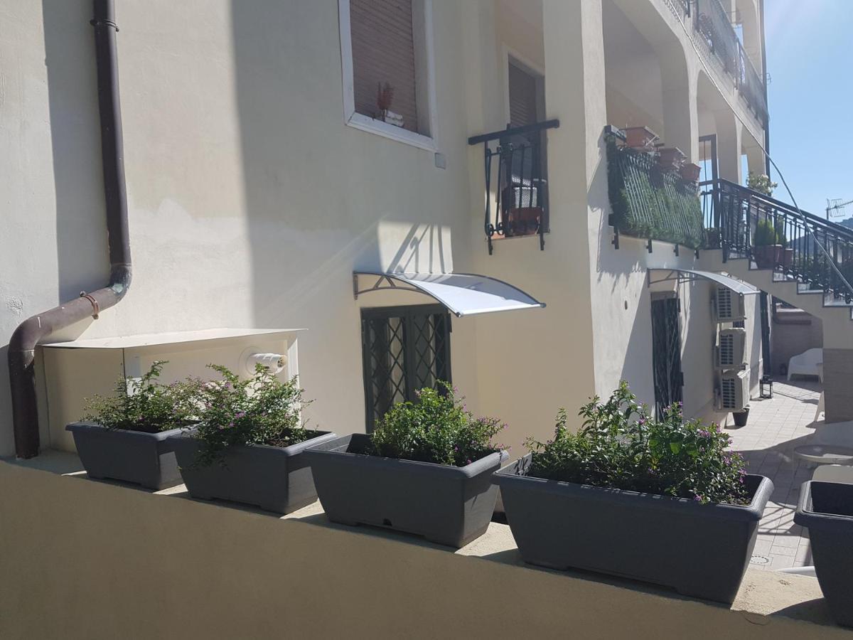 Mareluna B&B Кастеламаре ди Стабия Екстериор снимка